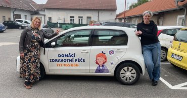 "Nejsme jen návštěva. Domácí zdravotní péče je práce srdcem a rozumem." "Nejsme jen návštěva. Domácí zdravotní péče je práce srdcem a rozumem."