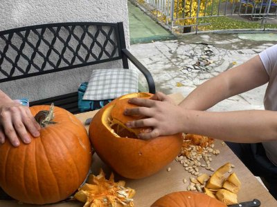 Říjen v Domě na půli cesty