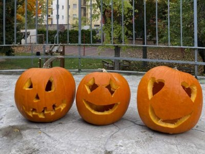 Říjen v Domě na půli cesty