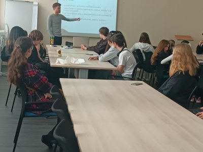 Intervenční centrum a Krizové centrum představilo své služby studentům